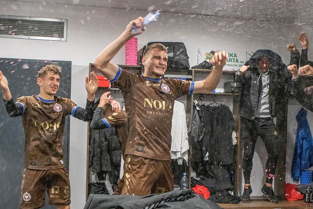 将为球队增 将为球队增