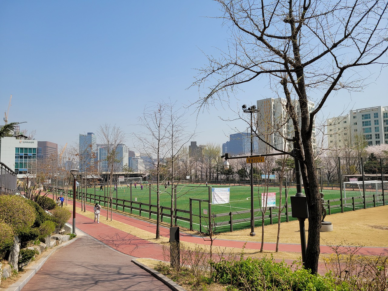 掉链子了？利物浦本赛季首次连败，遭遇欧冠出局.